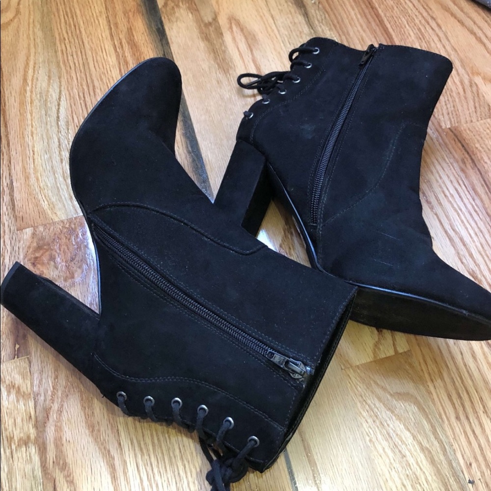 Suede boots